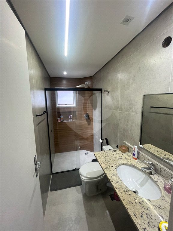 Casa à venda com 3 quartos, sendo 1 suíte, no condomínio Residencial Villagio Vitória, Guarulhos - SP
