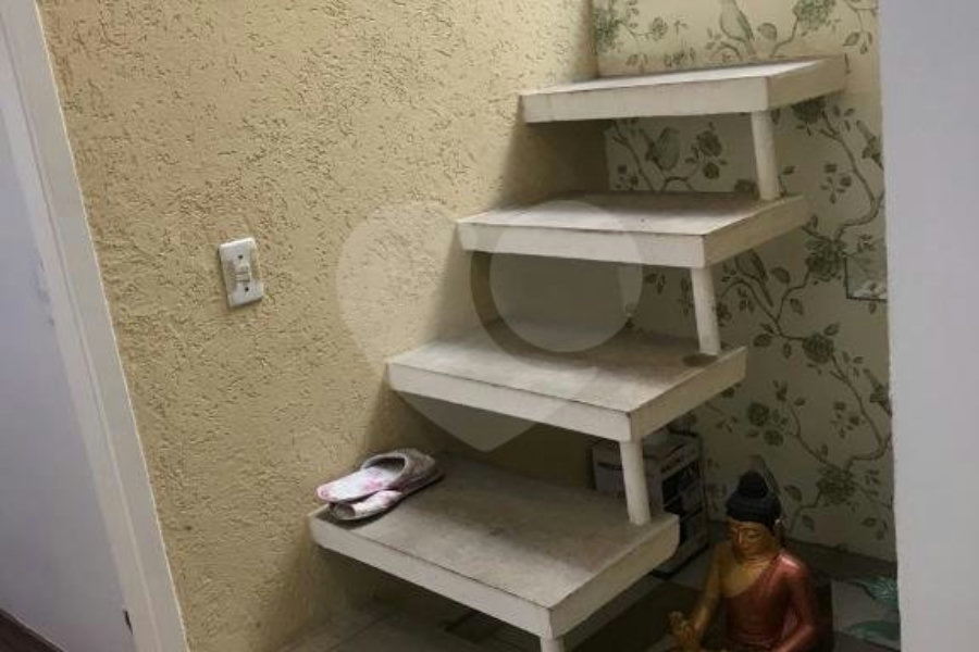 Casa à venda com 2 quartos, sendo 1 suíte, no condomínio Res Santa Inês, São Paulo - SP