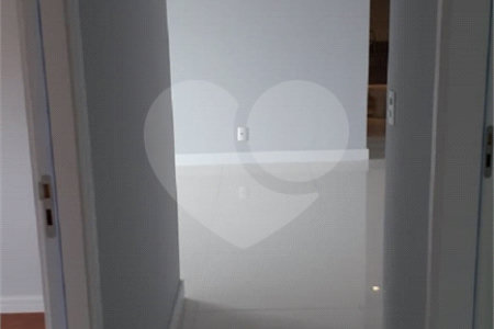 Apartamento à venda com 3 quartos, sendo 1 suíte,  em Jardim Vazani, São Paulo, SP