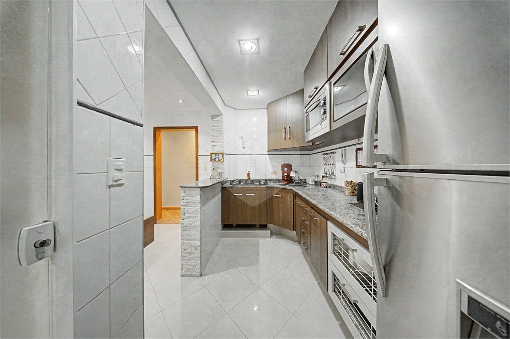 Apartamento para alugar com 3 quartos, sendo 1 suíte,  em Palmas do Tremembé, São Paulo, SP
