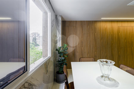 Apartamento à venda com 3 quartos, sendo 1 suíte, em Vila Uberabinha, São Paulo, SP
