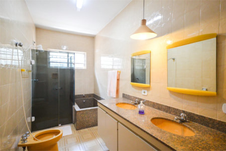 Casa à venda com 3 quartos, sendo 1 suíte, em Planalto Paulista, São Paulo, SP