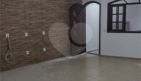 Casa à venda com 2 suítes no condomínio Residencial Rubi, Mogi das Cruzes - SP