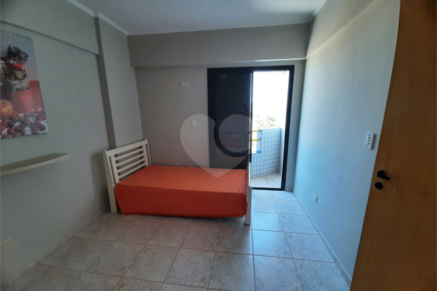 Apartamento à venda com 2 quartos, sendo 1 suíte, em Vera Cruz, Mongaguá, SP
