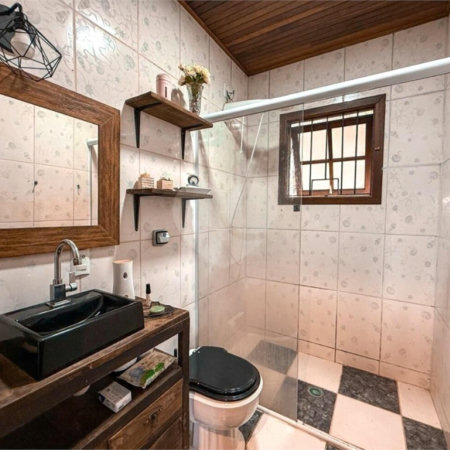 Casa à venda com 3 quartos, sendo 1 suíte,  em Chácara São João, Carapicuíba, SP