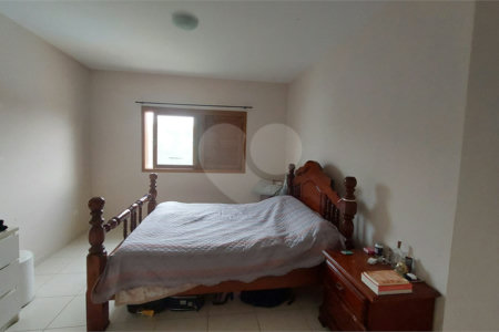 Casa à venda com 4 quartos, sendo 1 suíte, no condomínio Marf II, Bom Jesus dos Perdões - SP
