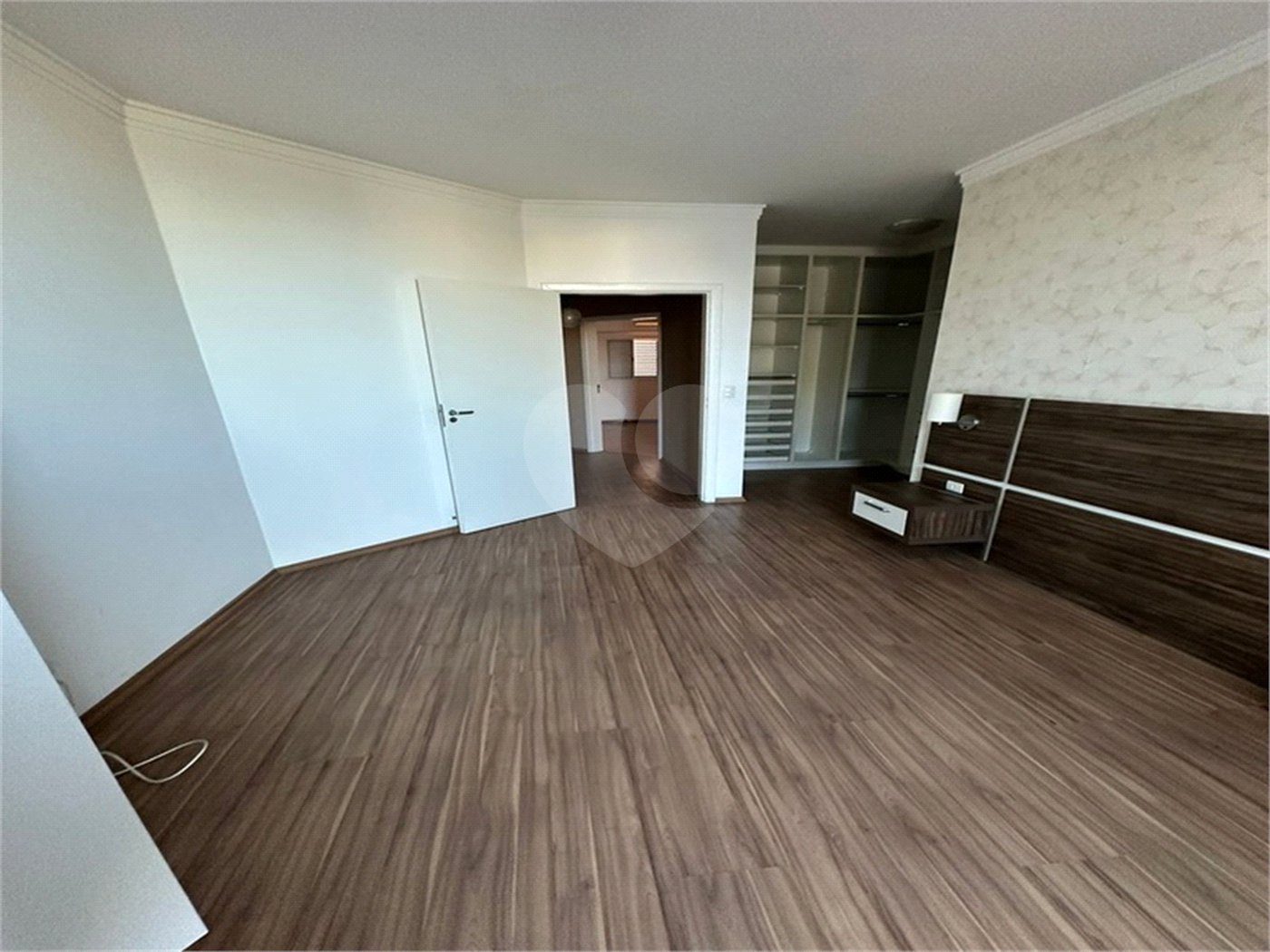 Casa à venda com 4 suítes no condomínio Golden Park Residence II, Sorocaba - SP