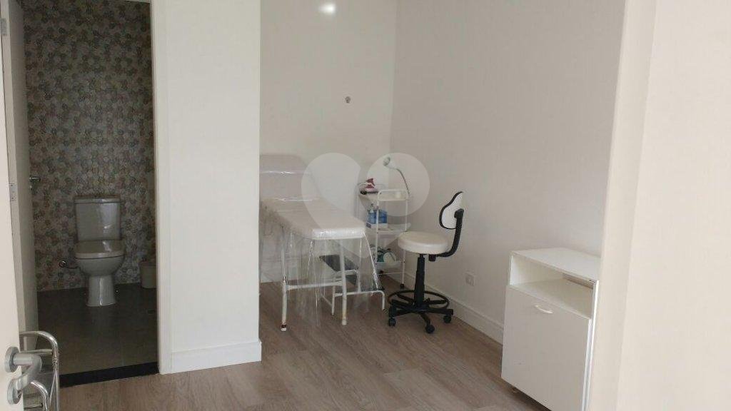 Casa Térrea à venda com 5 quartos, sendo 2 suítes, em Água Fria, São Paulo, SP