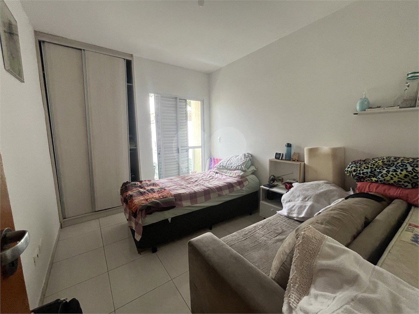 Casa à venda com 3 quartos, sendo 1 suíte,  no condomínio Capigaí, São Paulo - SP