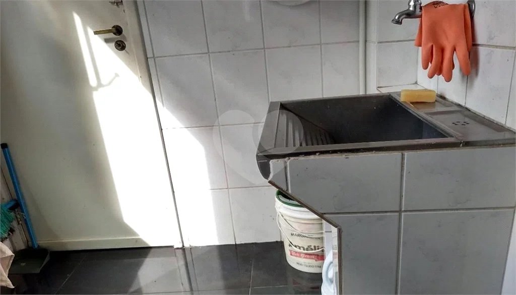 Apartamento com três dormitórios no Bom Retiro.