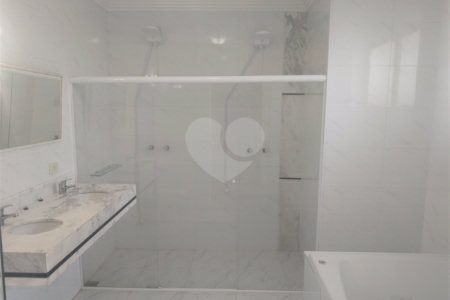 Casa à venda com 4 quartos, sendo 3 suítes, no condomínio Ibiti Royal Park, Sorocaba - SP