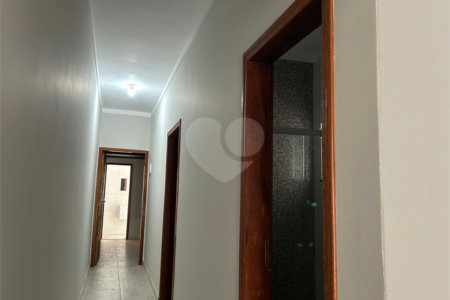 Casa à venda com 2 quartos, sendo 1 suíte, em Vila Santana, Itapetininga, SP