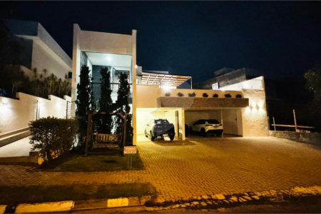 Casa à venda no Condomínio Shambala II em Atibaia/SP.