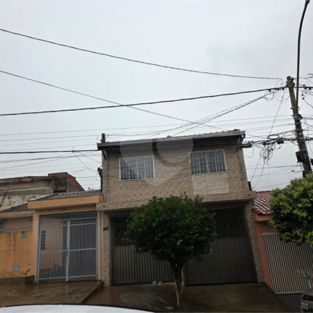 Sobrado 5 quartos.