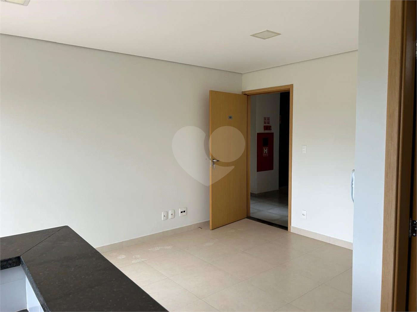 Apartamento a venda de 02 dormitórios