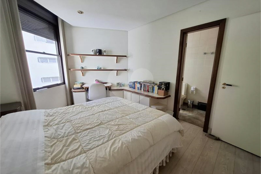 Apartamento, a venda, com 300m² de área privativa, 4 suítes, 4 vagas - Santana / SP