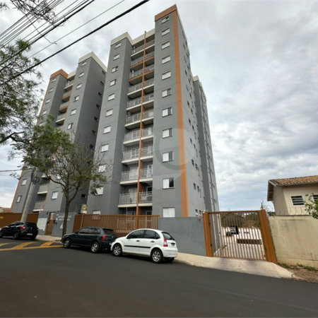 Apartamento a venda com 2 dormitorios sendo 1 suíte
