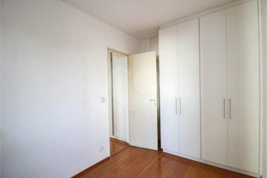 Apartamento em Santana com Sacada e Vaga de Garagem, a 650 m do Metrô