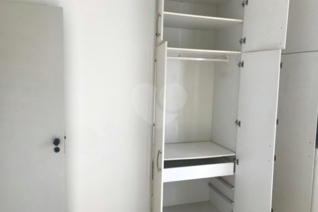 Espaço e Segurança no Bom Retiro: Apartamento de 100 m² com Infraestrutura Completa
