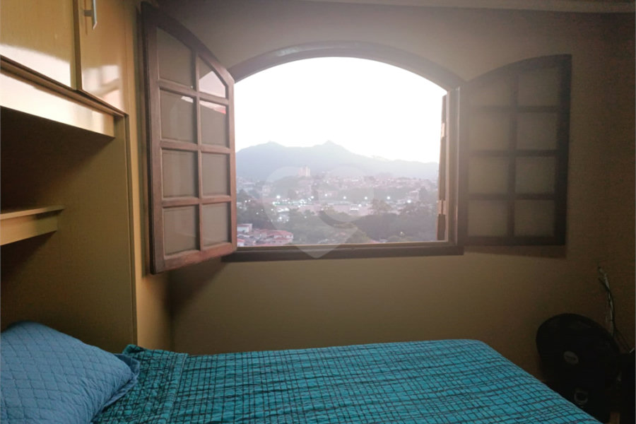 Sobrado com 4 Quartos e 4 banheiros à Venda -337 m² por R$ 850.,000 -- Jardim Vivan,-Jaraguá, São Paulo - SP