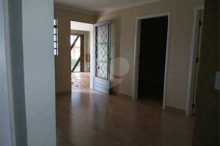 Casa à venda no Jardim Nova São Carlos.