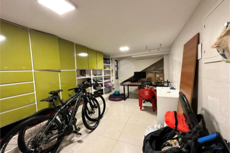Sobrado com 5 dorm. sendo 2 suites