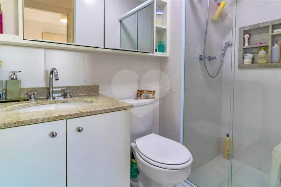 Apartamento com 2 quartos, 1 suíte, varanda gourmet, churrasqueira, lazer completo.