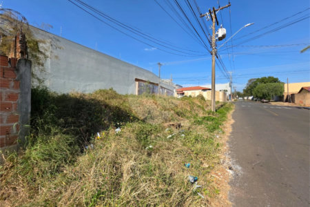 Terreno 8,5 X 25, próximo ao Jau serve no jardim das torres.