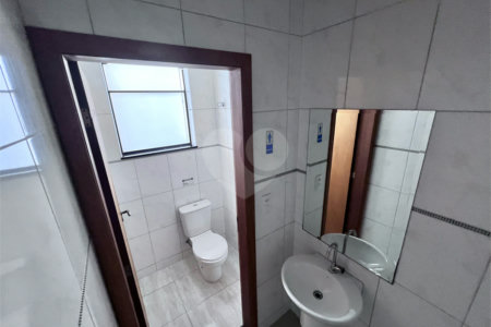 Prédio Comercial de Alto Padrão - 253m², 5 Salas, 5 banheiros , 3 Vagas , à venda na Moóca