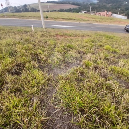 Lote com 376 m² à Venda em Condomínio Fechado