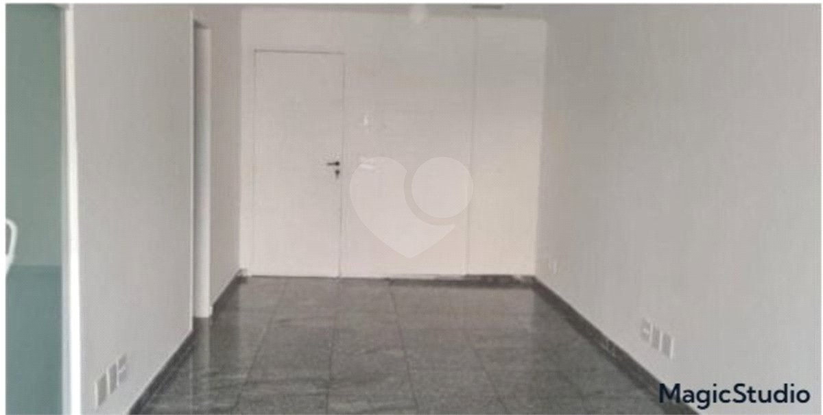 Sala comercial com 38m², 1 vaga de garagem, à venda na Vila Mariana