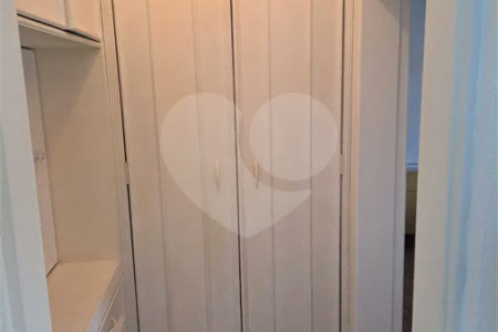 Casa Ampla com 5 Dormitórios, Piscina e Lazer Completo em Terreno de 1.260 m²
