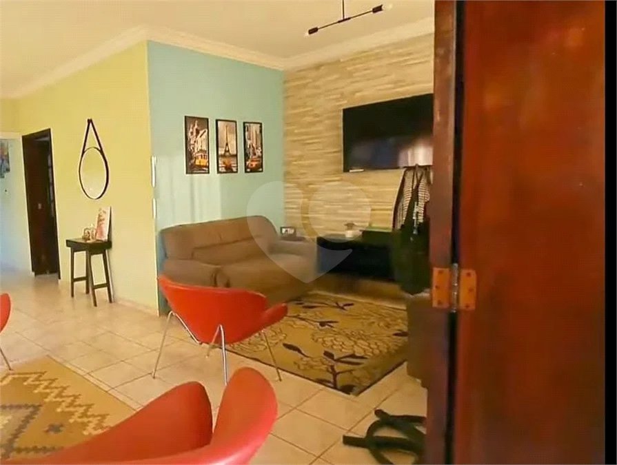 Belíssima casa com 04 dormitórios em Itanhaém