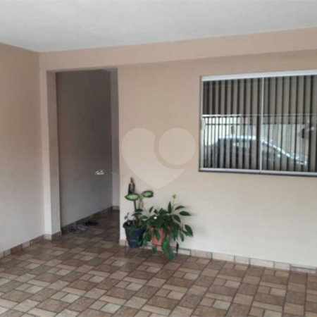 Casa térrea para venda, com 2 dormitórios, sendo 1 suíte.