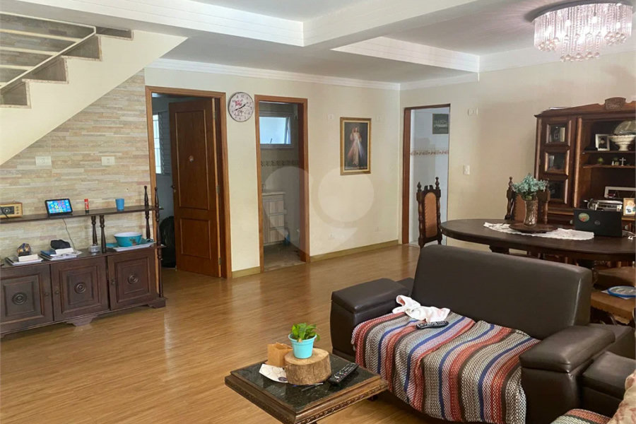 Casa à venda com 5 quartos no bairro Jardim Santa Silvia em Piracicaba/SP.