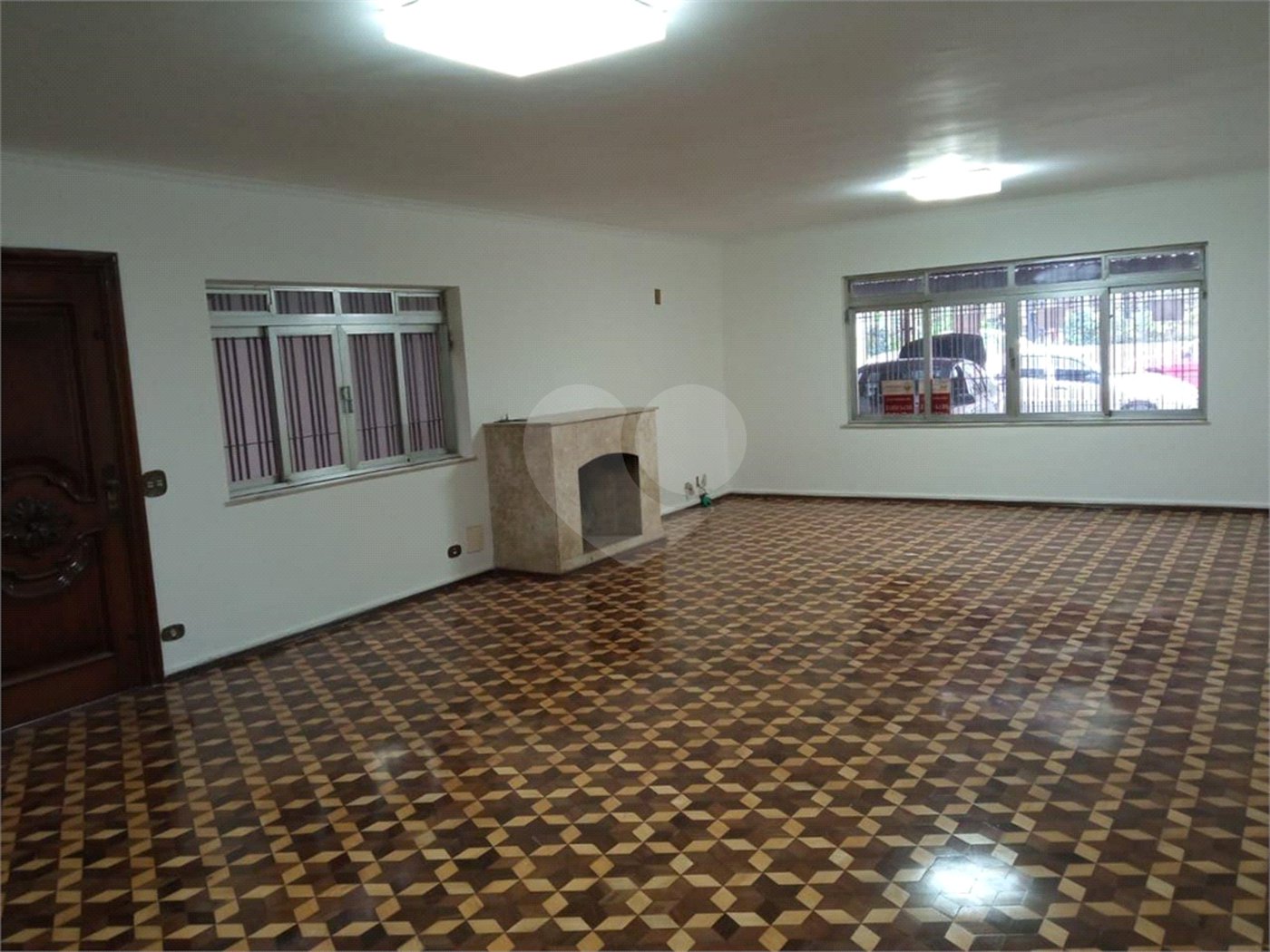 Excelente Sobrado com 04 suítes. Venha fazer uma visita.
