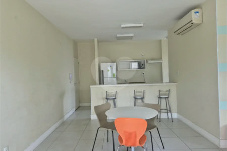 Oportunidade na Vila Leopoldina! Imóvel de 69m2, com 3 dorm., sendo 1 suíte, 2 banheiros, sala, cozinha e 2 vagas. Com ar condicionado em 2 dorm.