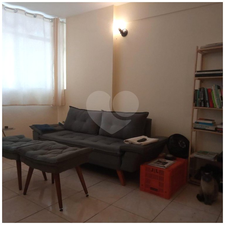 Apartamento mobiliado com 49 m² de área útil, 1 quarto, à venda na Bela Vista