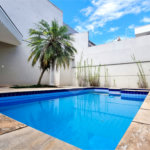 Sobrado com 4 suítes, 5 vagas e Piscina - Palmas do Tremembé