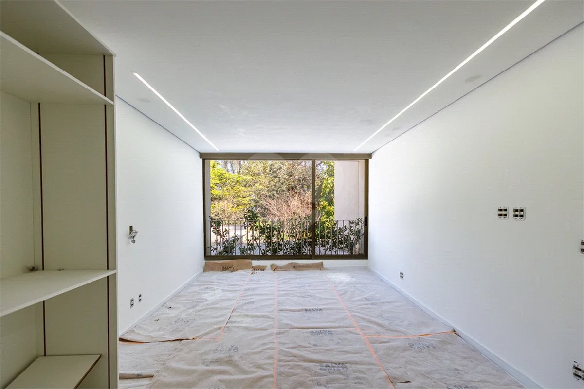 Casa em condomínio fechado no Jardim Europa ao lado do Iguatemi | 3 suítes | 4 vagas