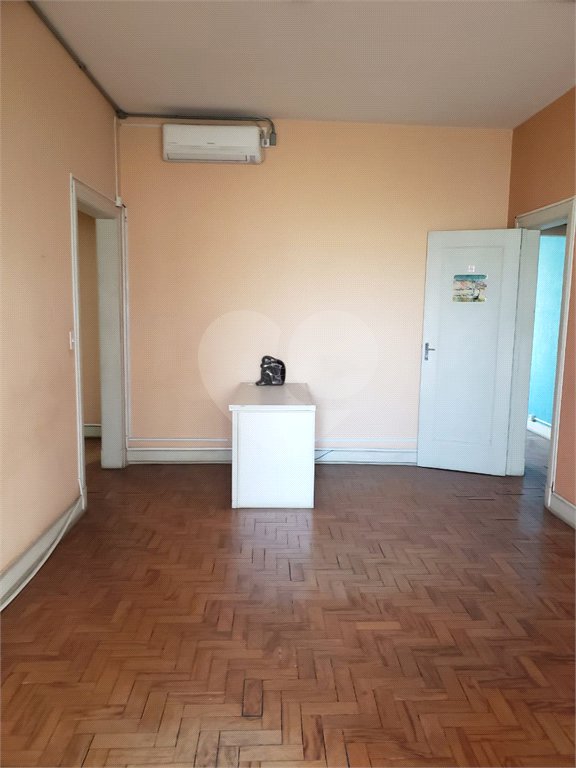 Apartamento de 80m2 à venda com 2 dormitórios e terraço no Centro