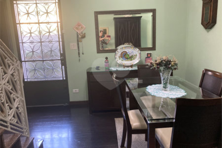 Casa com 4 dormitórios na Saúde.
