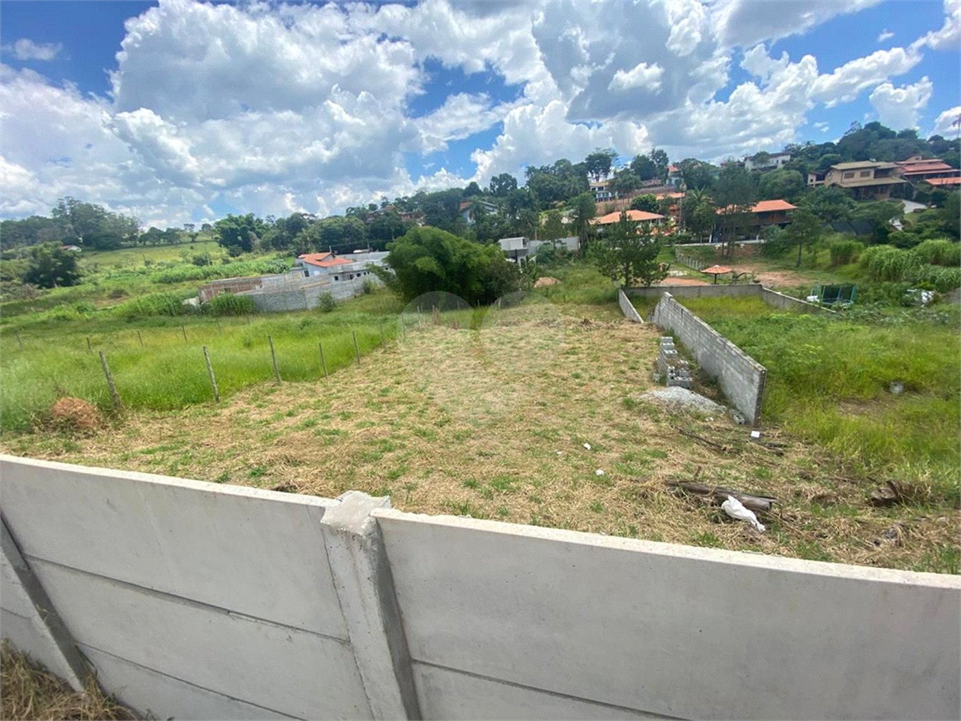 TERRENO EM ATIBAIA 970 M², COM PROJETO APROVADO, PRONTO PARA CONSTRUIR
