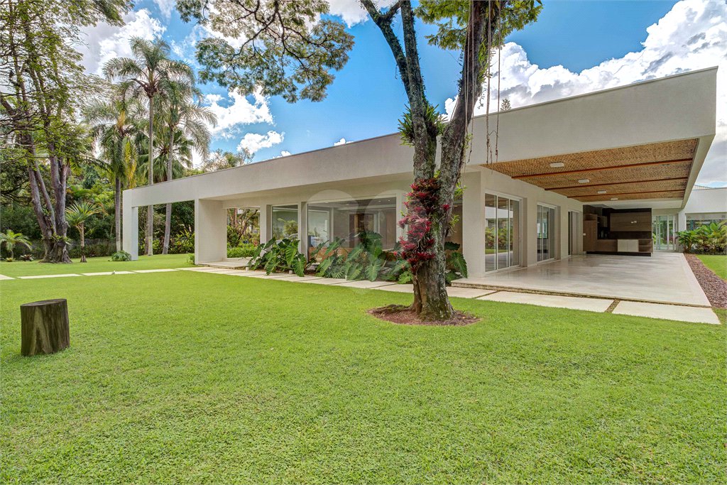 Casa à venda ou para alugar com 4 suítes no condomínio Chácara Flora, São Paulo - SP