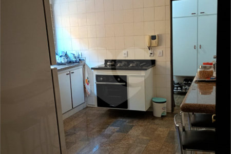 Sobrado com 3 quartos à venda com área gourmet completa e 5 vagas de garagem – Santa Marta - São Carlos/SP