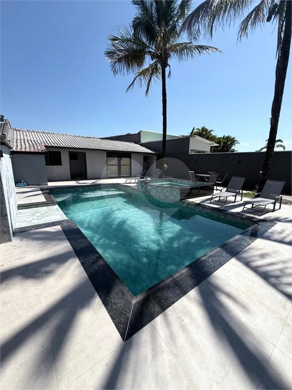 Casa à venda com 7 quartos, sendo 6 suítes, em Morada da Praia, Bertioga, SP