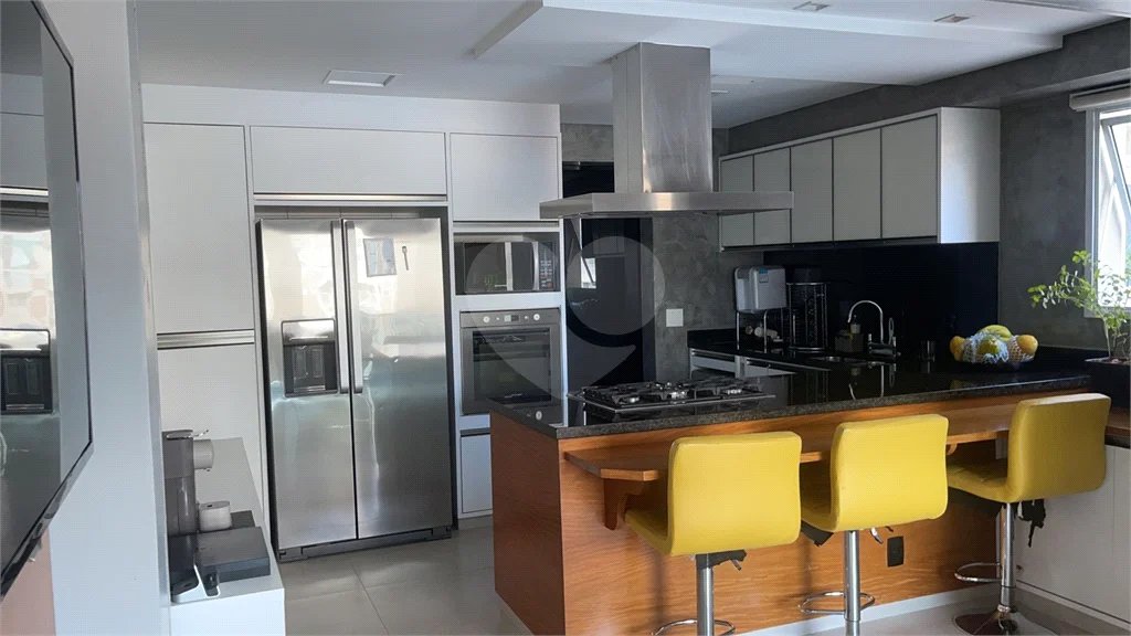 Apartamento na Mooca com 204 m² com vista maravilhosa, sendo 3 suítes e 4vagas.