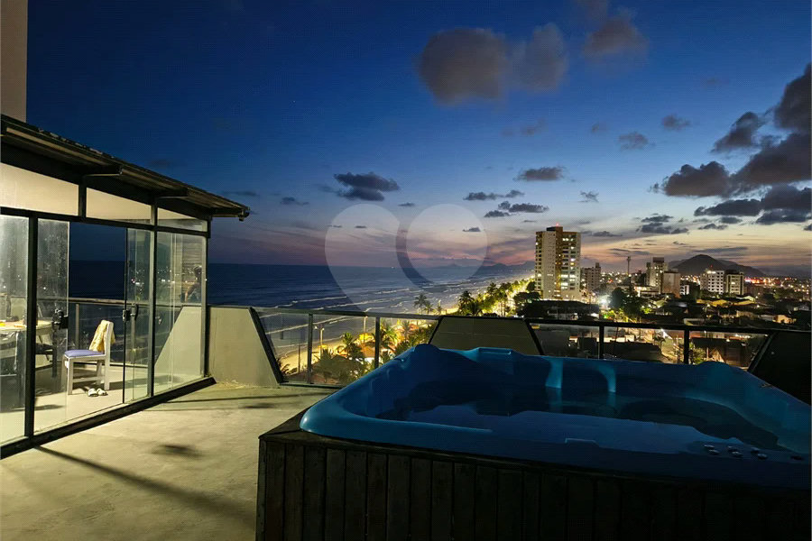 Cobertura em Mongaguá, com vista maravilhosa para o Mar, com hidromassagem
