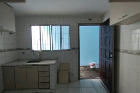 Casa de Vila à venda com 3 quartos, sendo 1 suíte, em Jardim Esmeralda, São Paulo, SP