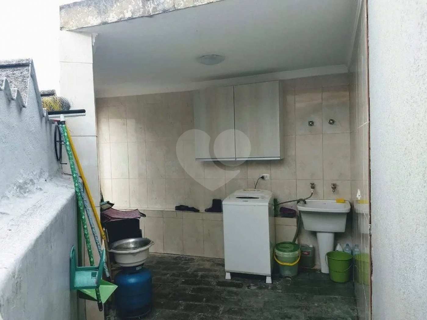CASA TÉRREA À VENDA NA MOOCA - COM PORTEIRA FECHADA.